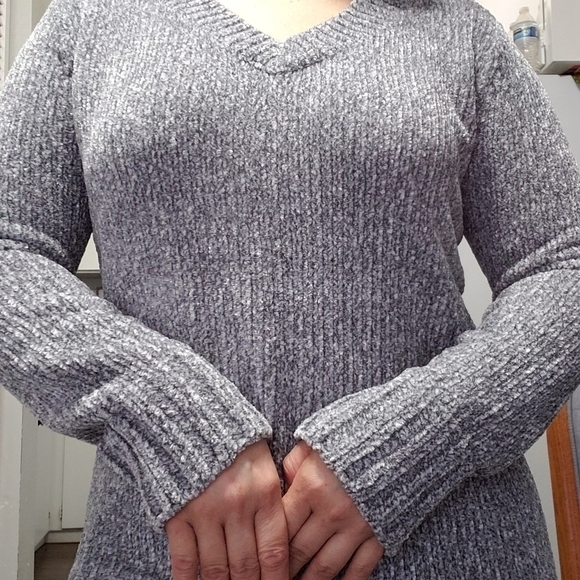 Orvis Chenille V-Neck Sweater, Color Gray Size S - Picture 7 of 15